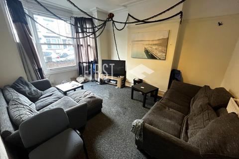 6 bedroom terraced house to rent, Upperton Road, Leicester LE3