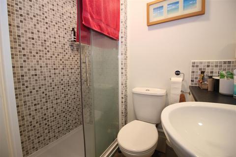 Studio to rent, Monmouth Place, City Centre