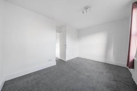 3 bedroom flat for sale, York Road, London, W3