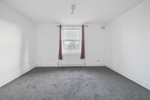 3 bedroom flat for sale, York Road, London, W3