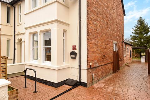 2 bedroom flat to rent, Old Road, Headington, OX3