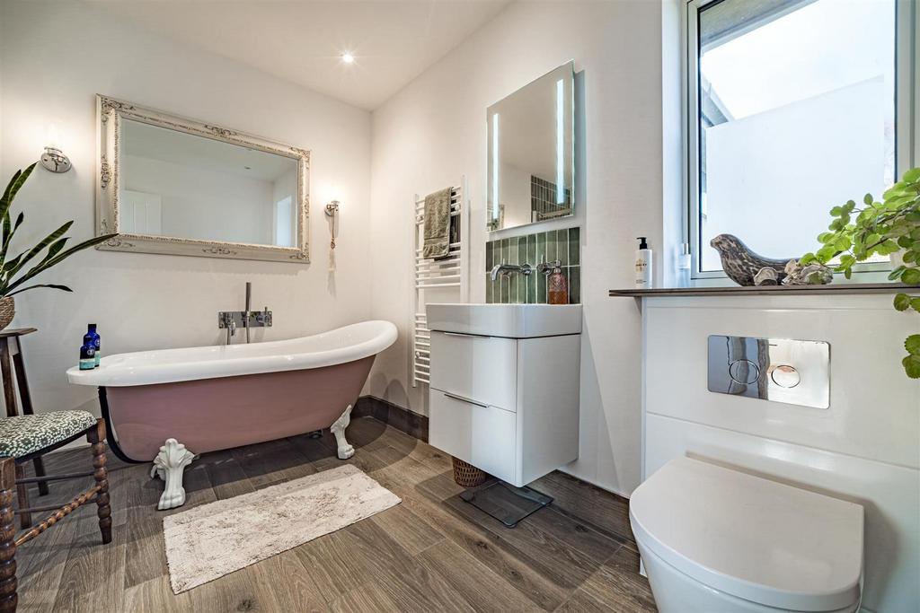 Bath &amp; Shower Room