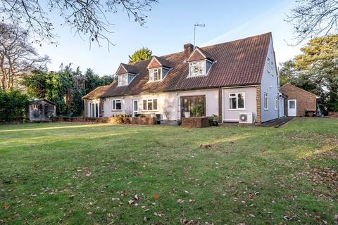 Fernhill Lane, Woking, Surrey, GU22