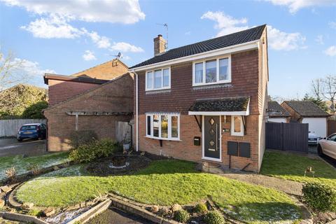 4 bedroom detached house for sale, Beuzeville Avenue, Hailsham