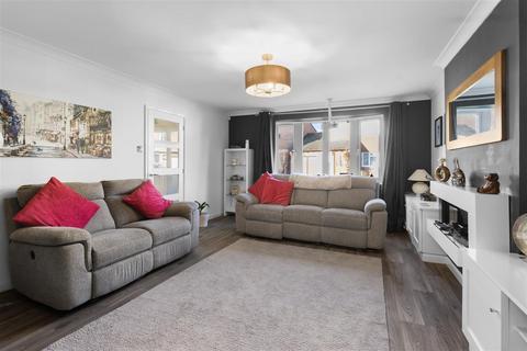 4 bedroom detached house for sale, Beuzeville Avenue, Hailsham