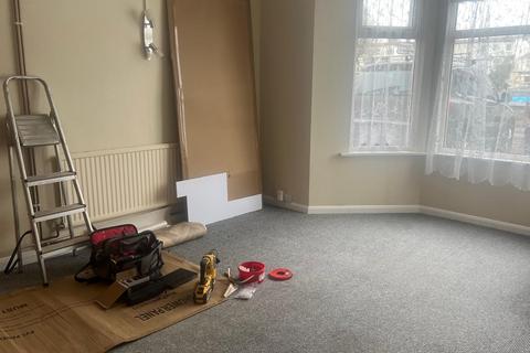 1 bedroom ground floor flat to rent, Kernou Road, Paignton TQ4