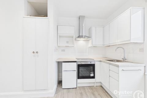 Studio to rent, Bruce Grove, London, N17