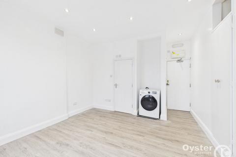 Studio to rent, Bruce Grove, London, N17