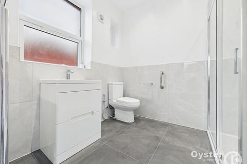 Studio to rent, Bruce Grove, London, N17