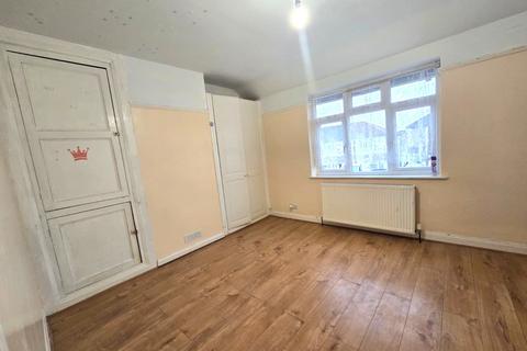 3 bedroom terraced house for sale, Woodrow Avenue, Hayes, Greater London, UB4