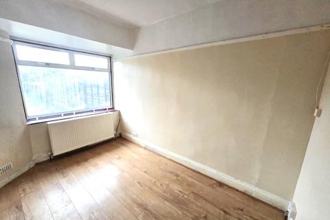 3 bedroom terraced house for sale, Woodrow Avenue, Hayes, Greater London, UB4