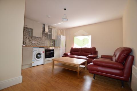 2 bedroom flat to rent, Welford Road, Leicester LE2