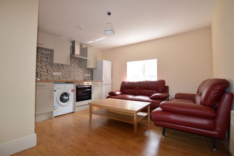 2 bedroom flat to rent, Welford Road, Leicester LE2
