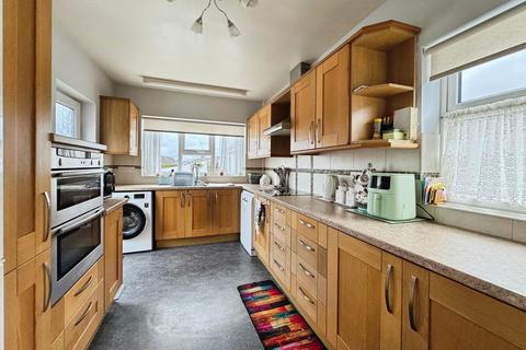 3 bedroom detached bungalow for sale, 33 Gillian Drive, Rhyl, LL18 4TB