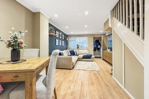 2 bedroom end of terrace house for sale, James Close, Wivenhoe, Colchester, CO7