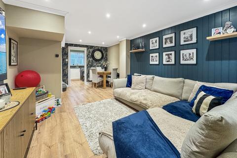2 bedroom end of terrace house for sale, James Close, Wivenhoe, Colchester, CO7