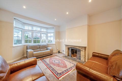 3 bedroom semi-detached house to rent, Kingsway, New Malden, KT3