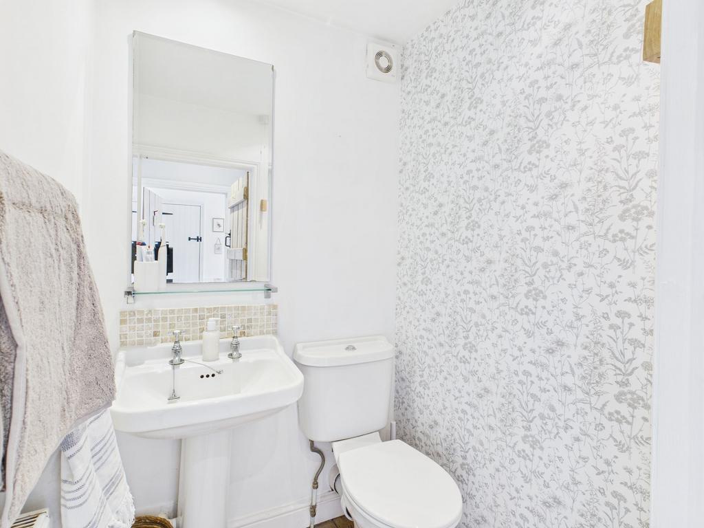 Upstairs Cloakroom