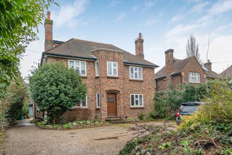 3 bedroom apartment for sale, Ashtead Village