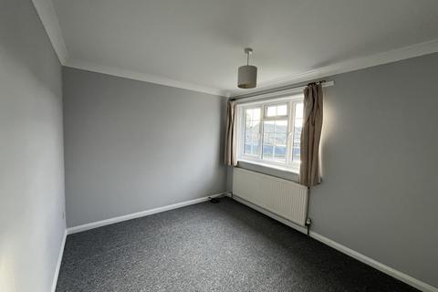 2 bedroom terraced house to rent, 2 Bed Heather Close