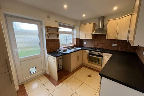 2 bedroom terraced house to rent, 2 Bed Heather Close