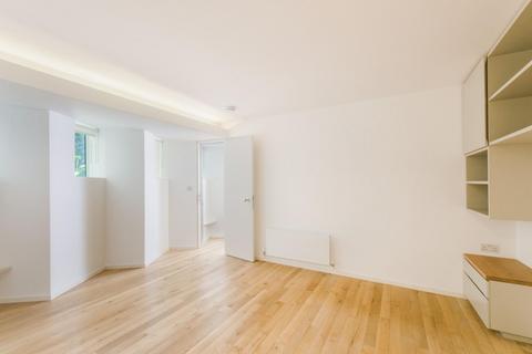 2 bedroom flat to rent, Regent Square, King's Cross, London, WC1H