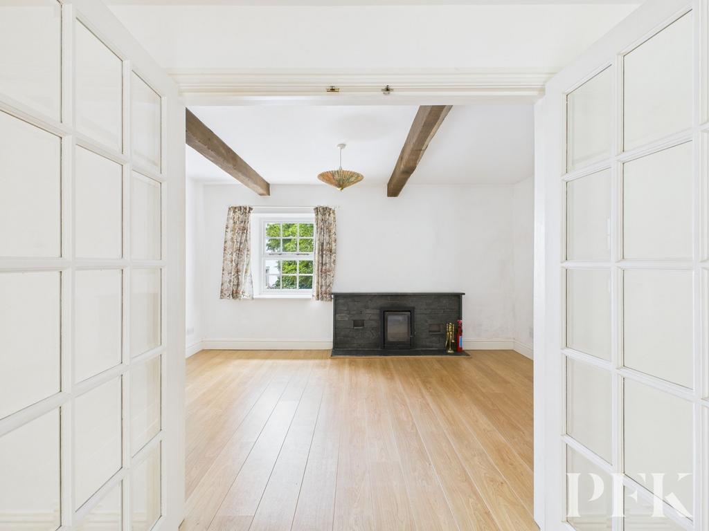 Sitting/Dining Room