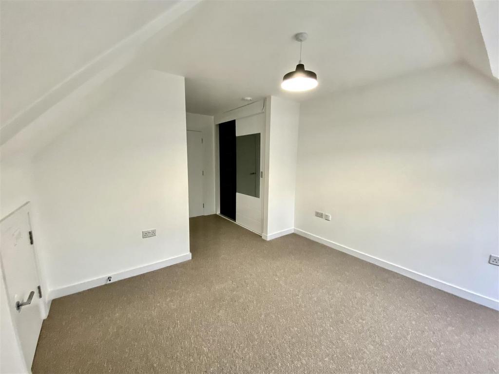 Bedroom pic 3.jpg