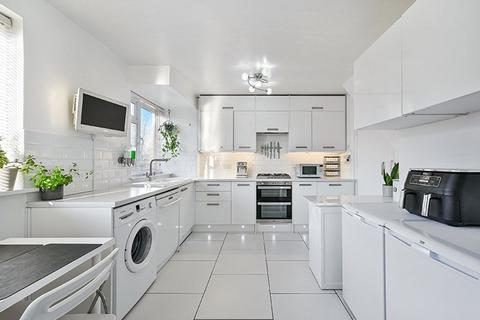 2 bedroom maisonette for sale, South Terrace, Surbiton KT6