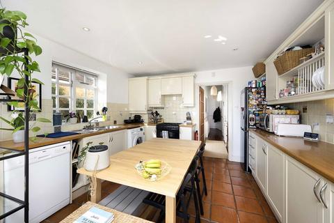 2 bedroom flat to rent, Grafton Road, London W3