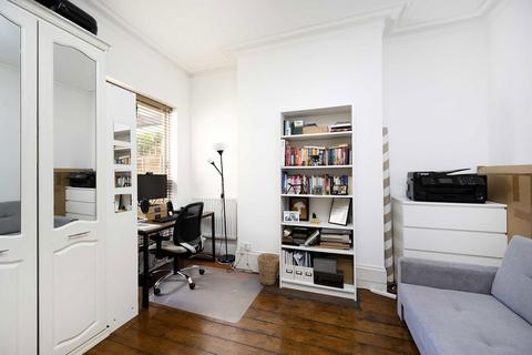 2 bedroom flat to rent, Grafton Road, London W3