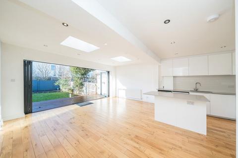 undefined, Egerton Road, Twickenham TW2