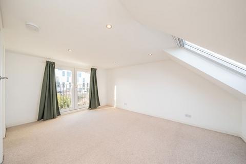 undefined, Egerton Road, Twickenham TW2