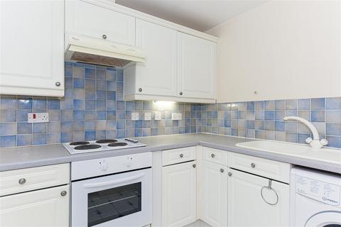 2 bedroom apartment to rent, Chapel Road, Redhill