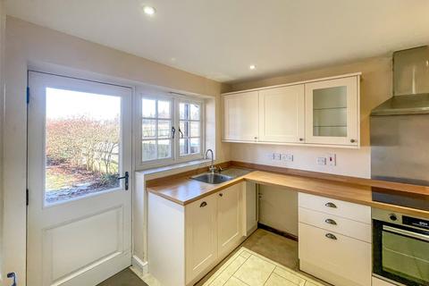 3 bedroom semi-detached house to rent, Guildford Road, Wotton