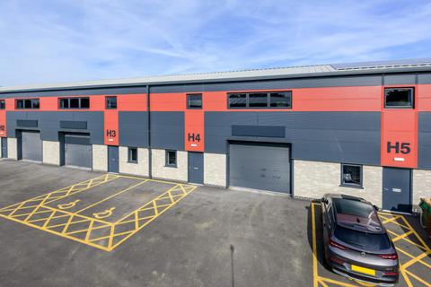 Warehouse to rent, Station Rd North Hykeham LN6 9AT