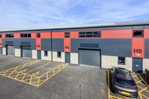 Warehouse to rent, Station Rd North Hykeham LN6 9AT