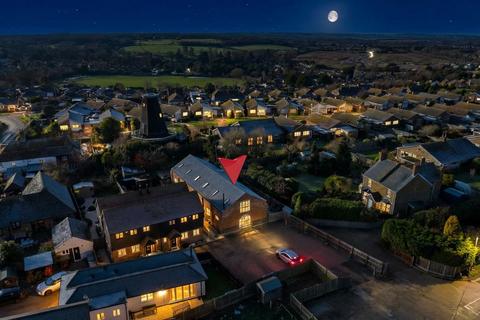 2 bedroom barn conversion for sale, Jersey Farm Close, Herne Bay