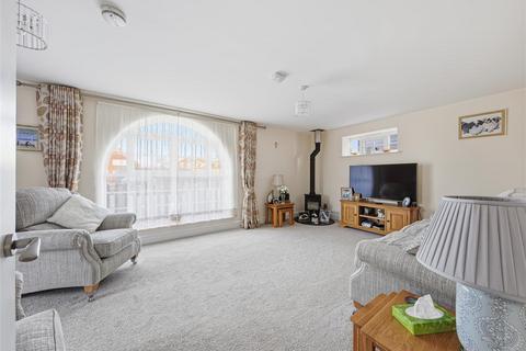 2 bedroom barn conversion for sale, Jersey Farm Close, Herne Bay