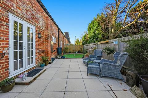 2 bedroom barn conversion for sale, Jersey Farm Close, Herne Bay