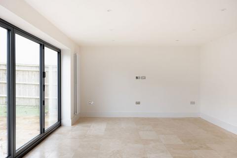 4 bedroom detached house for sale, Beacons Field, Leighton Buzzard, LU7