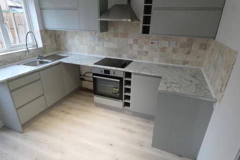 4 bedroom detached house to rent, Barnstaple Close, Oakwood, DE21