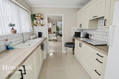 2 bedroom link detached house for sale, Westerley Way, Caister-on-Sea