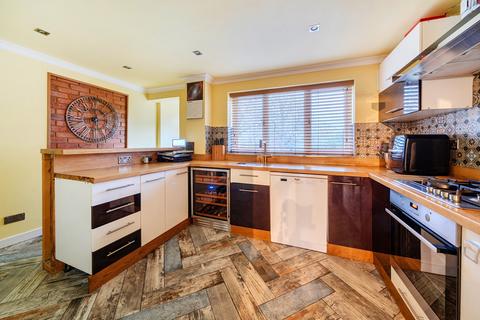 3 bedroom terraced house for sale, Priestwood Avenue, Bracknell, Berkshire
