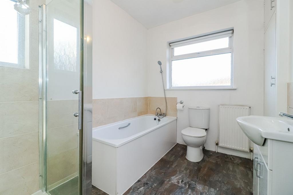 Family 4-Piece Bathroom