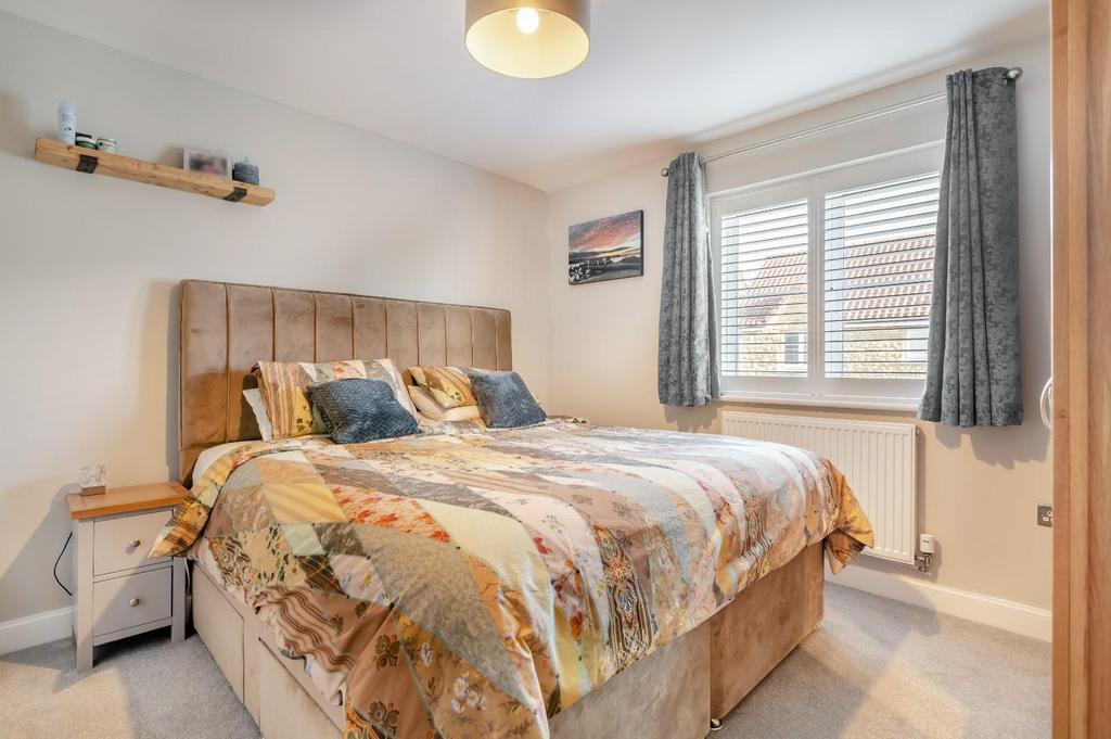 8 - bed 1.jpg