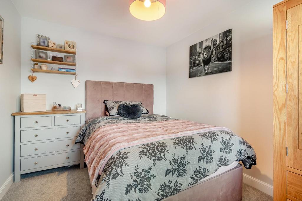 11 - bed 3.jpg