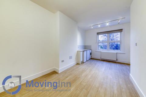 Studio to rent, Telford Avenue, Streatham Hill, SW2 4XE
