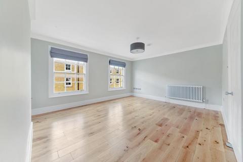 2 bedroom flat to rent, Falmouth Road, Southwark, London, SE1
