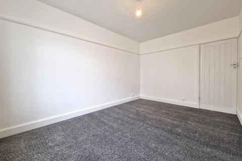 2 bedroom flat to rent, TRIUMPH COURT, LU1